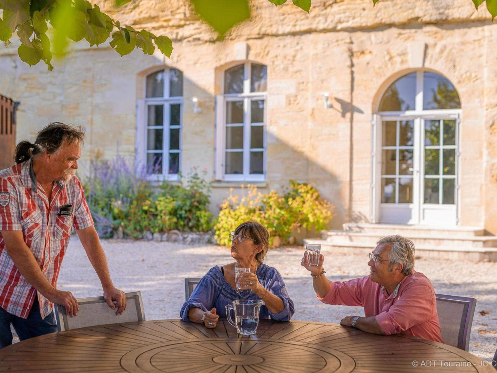 Maison Troglodyte Elegante Avec Spa, Salle De Jeux Et Jardin Clos A Vouvray - Fr-1-381-87 エクステリア 写真