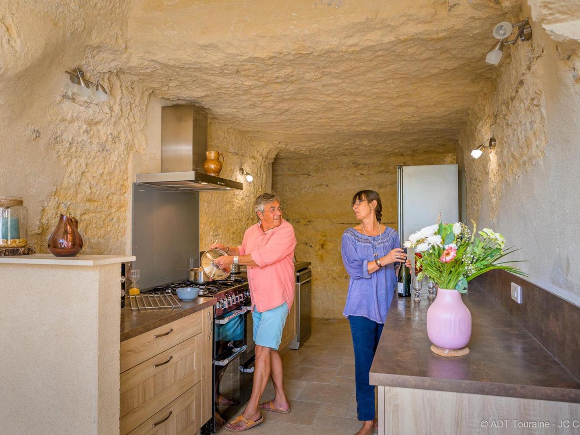 Maison Troglodyte Elegante Avec Spa, Salle De Jeux Et Jardin Clos A Vouvray - Fr-1-381-87 エクステリア 写真