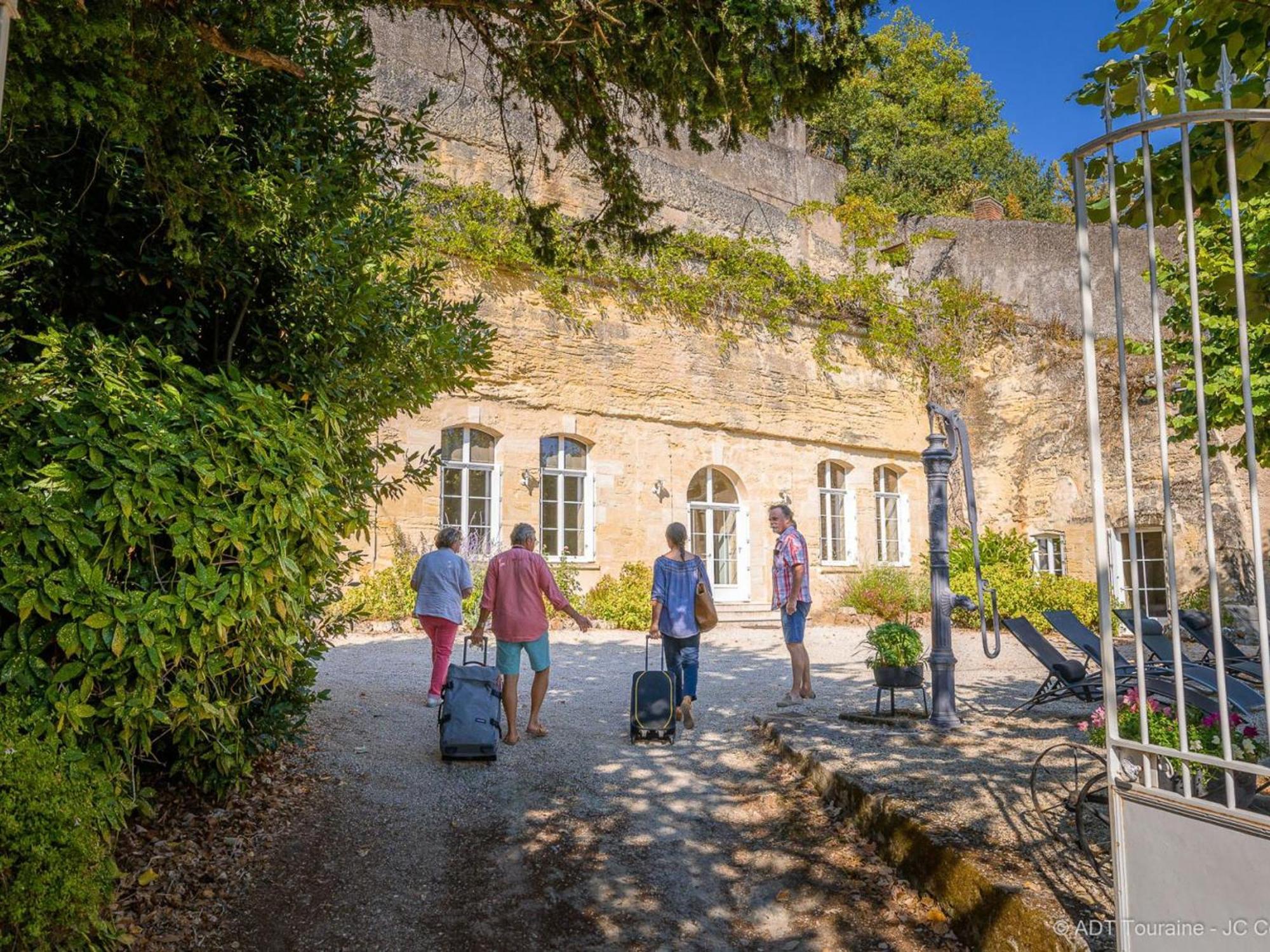 Maison Troglodyte Elegante Avec Spa, Salle De Jeux Et Jardin Clos A Vouvray - Fr-1-381-87 エクステリア 写真